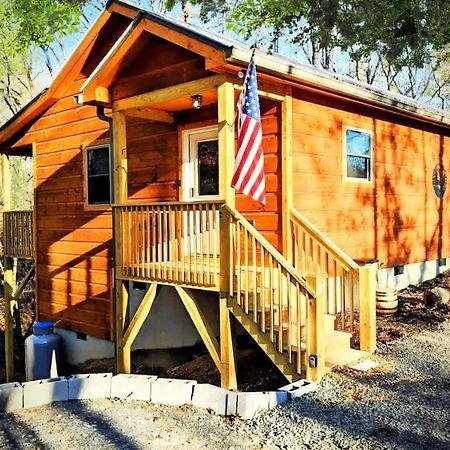 New Serene, Fun & Comfy Cabin- Covered Deck, Grill, Arcade Murphy Luaran gambar