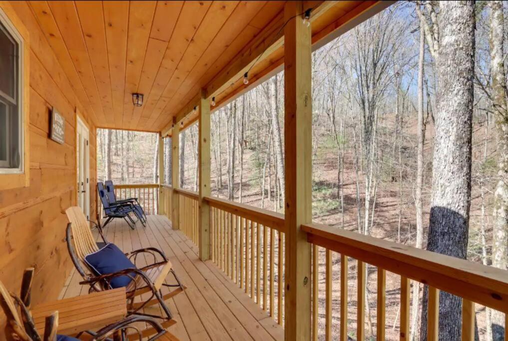 New Serene, Fun & Comfy Cabin- Covered Deck, Grill, Arcade Murphy Luaran gambar