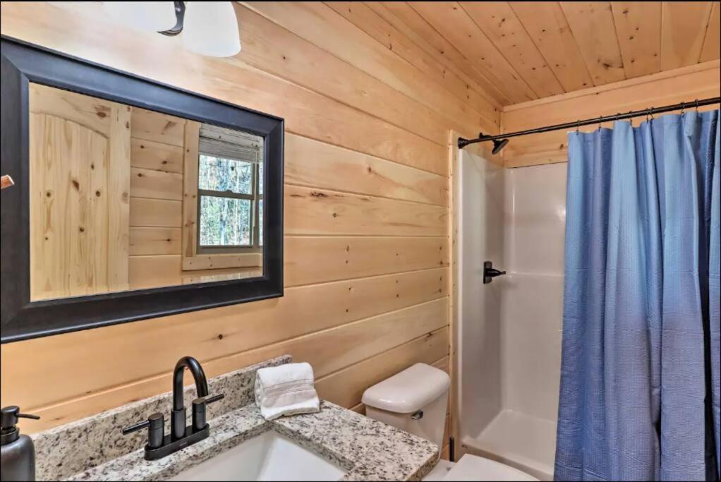 New Serene, Fun & Comfy Cabin- Covered Deck, Grill, Arcade Murphy Luaran gambar